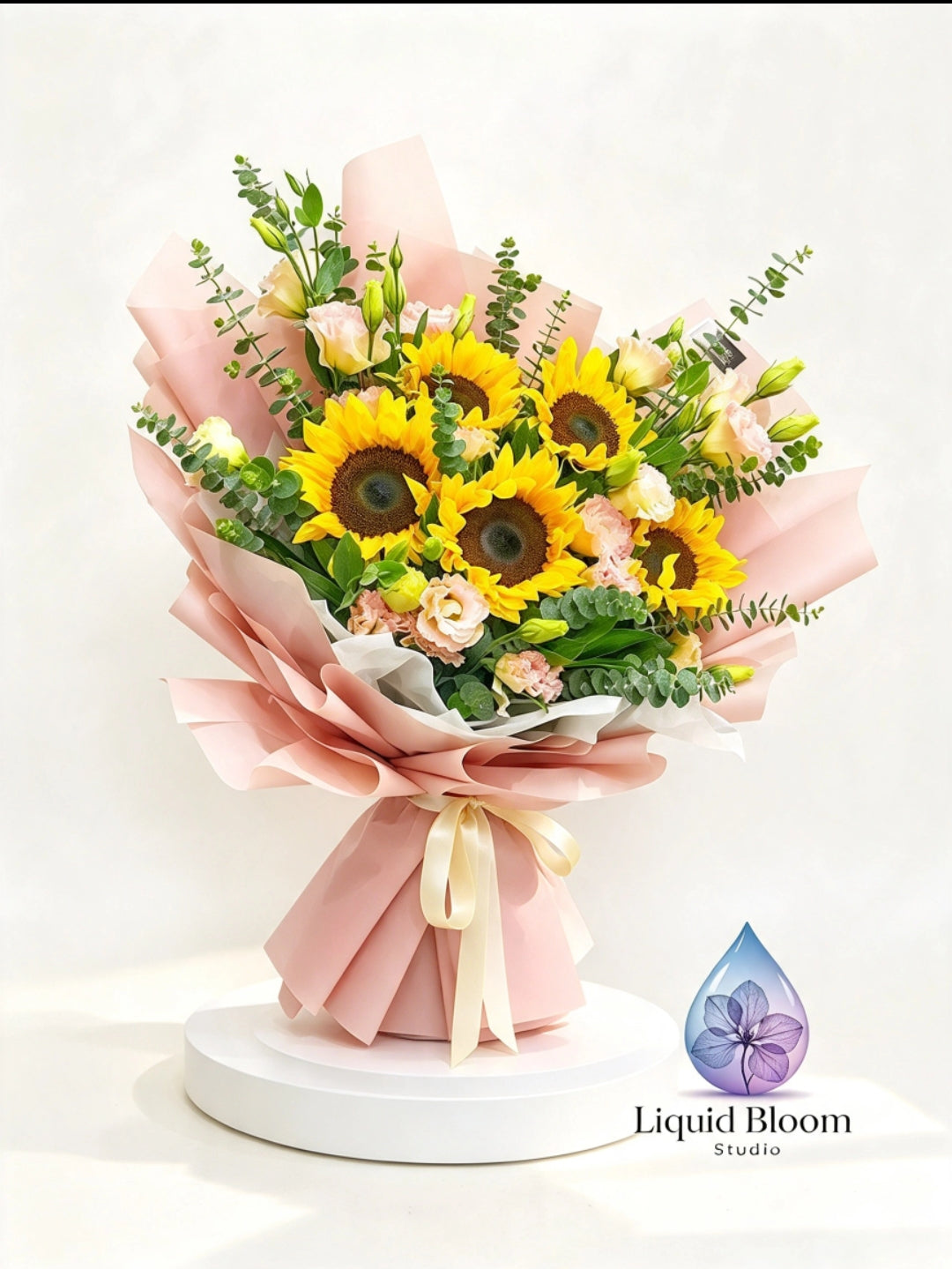 Fresh sunflowers luxurious bouquet